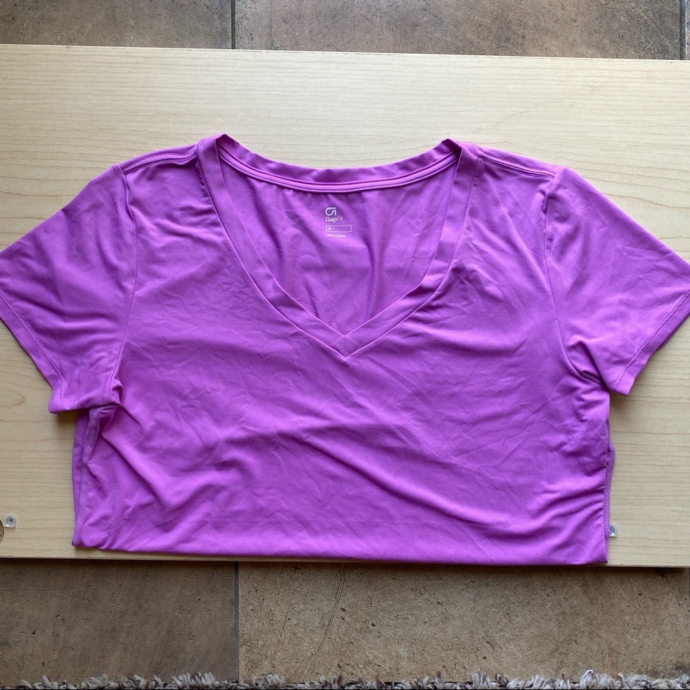 GapFit Women’s Light Purple Athletic Tee | Size Sm